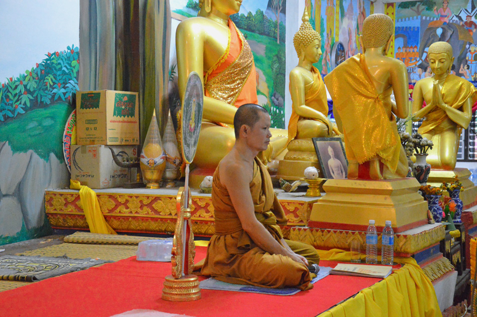 อีกอิริยาบทหนึ่ง ของพระวิทยากร.