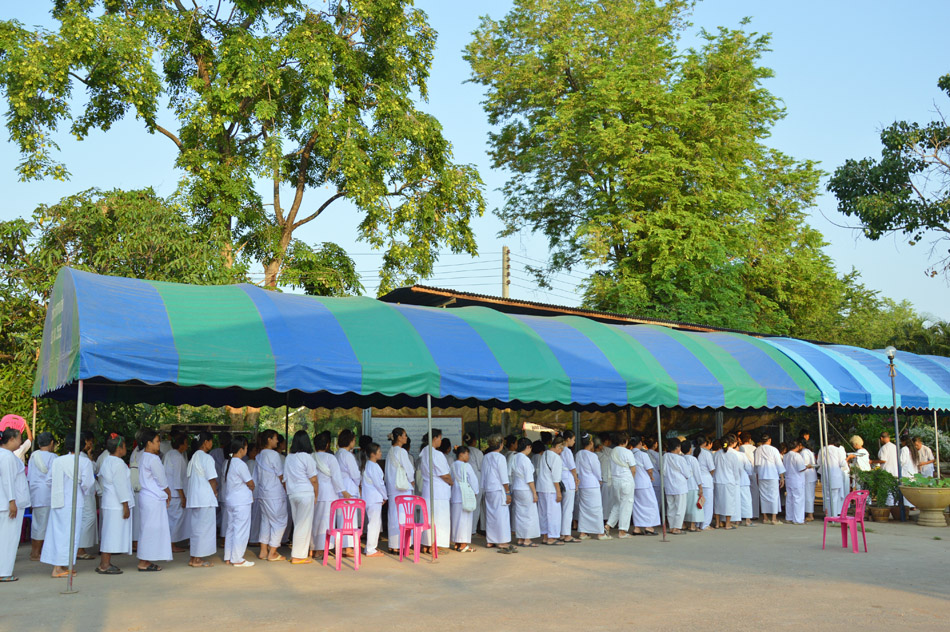 ความเป็นระเบียบ ขณะรับอาหาร.